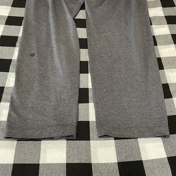 Lululemon On The Fly Pull-On Pant 28" Joggers Heathered Grey Black Sz 10 Stretch - Picture 10 of 16